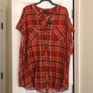 Torrid size 4 Button down Blouse, front pockets, NWT